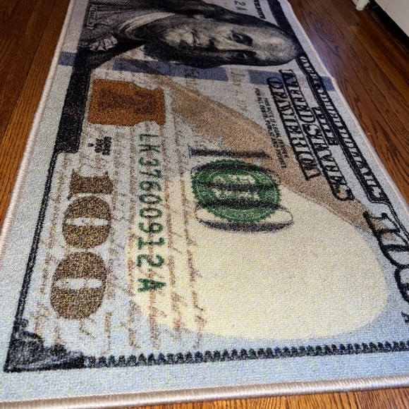 100 Dollar Bill Rug - Picture 4 of 5